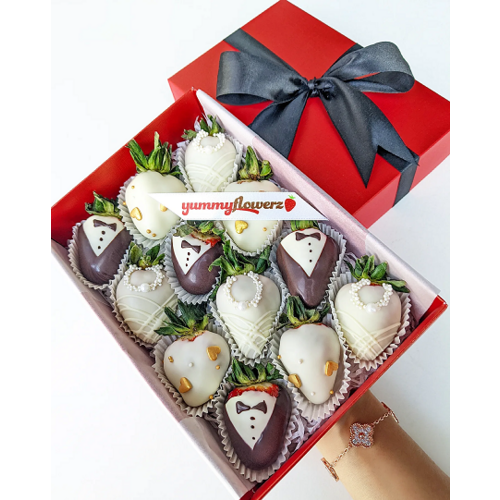 12pcs GROOM & BRIDE Chocolate Strawberries Gift Box